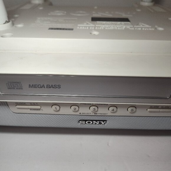 Sony ICF-CD523 Mega Bass CD Player Clock Radio Under Kitchen Cabinet -- READ - Picture 2 of 13
